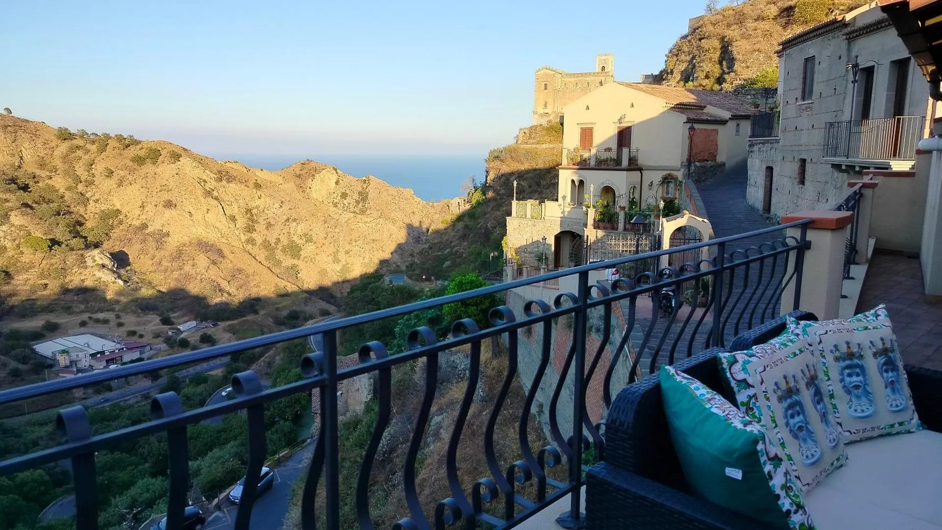 Holiday House Casablanca Savoca Italy